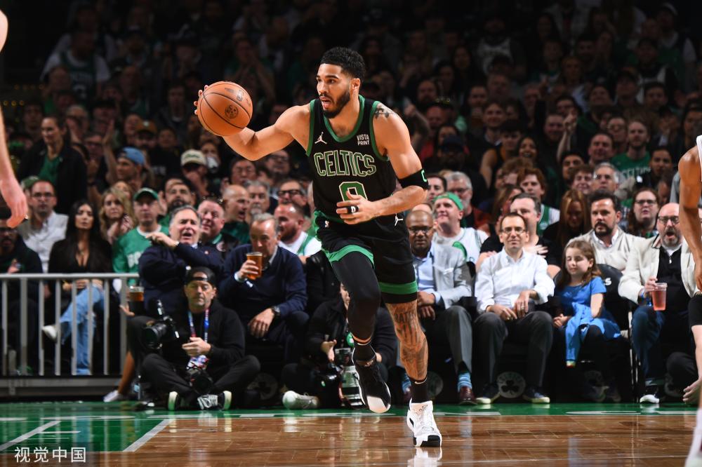 红土更注重 红土更注重